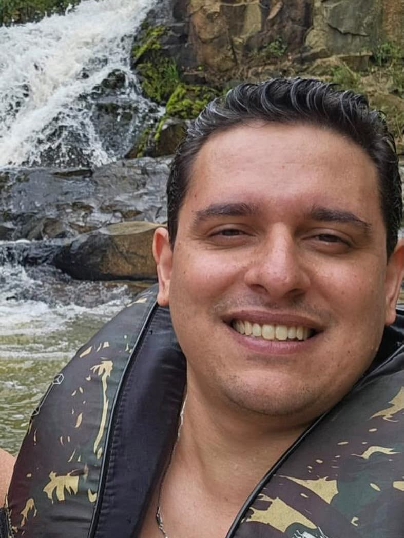 <em><strong>Jose C.</strong></em>